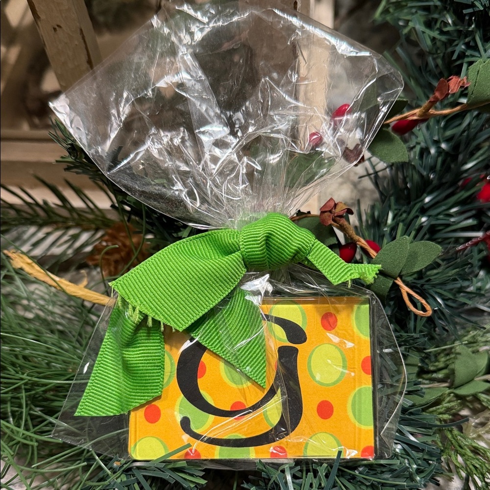 Polka Dot “G” Keychain